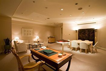 Uraku Aoyama 4* Tokio